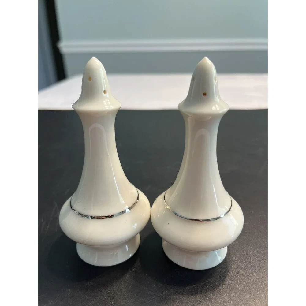 Lenox USA Regency Salt and Pepper Shakers Set Ivory with 24k Gold Trim Vintage